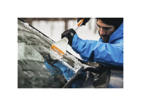 Щетка для снега со скребком SnowXpert FISKARS