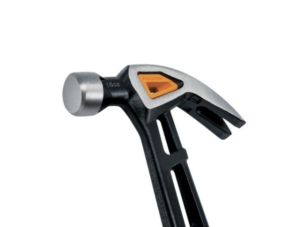 Молоток с загнутым гвоздодёром M 16/13.5 FISKARS