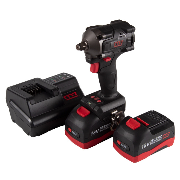 Гайковерт аккумуляторный ударный MIGHTY SEVEN DW-404A (1/2, 900 Нм, 18 В, укороченный, 4 предмета, кейс)