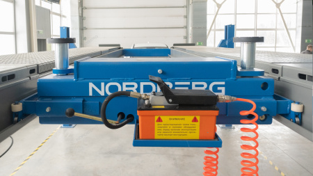 Подъемник четырехстоечный NORDBERG 4465B (6,5 т, для сход-развала, синий)